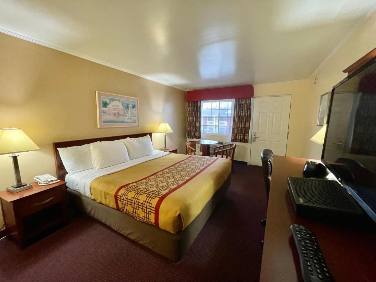 Passport Inn Somers Point - Somers Point Eksteriør billede