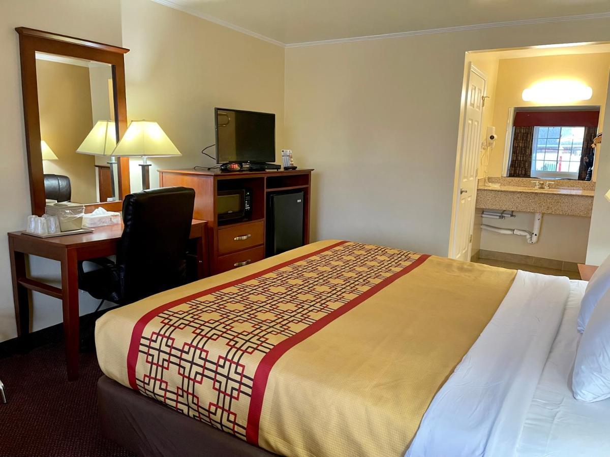 Passport Inn Somers Point - Somers Point Eksteriør billede